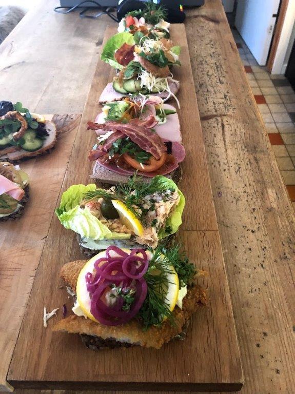 Ny dansk smørrebrød- uspecificeret 35,-